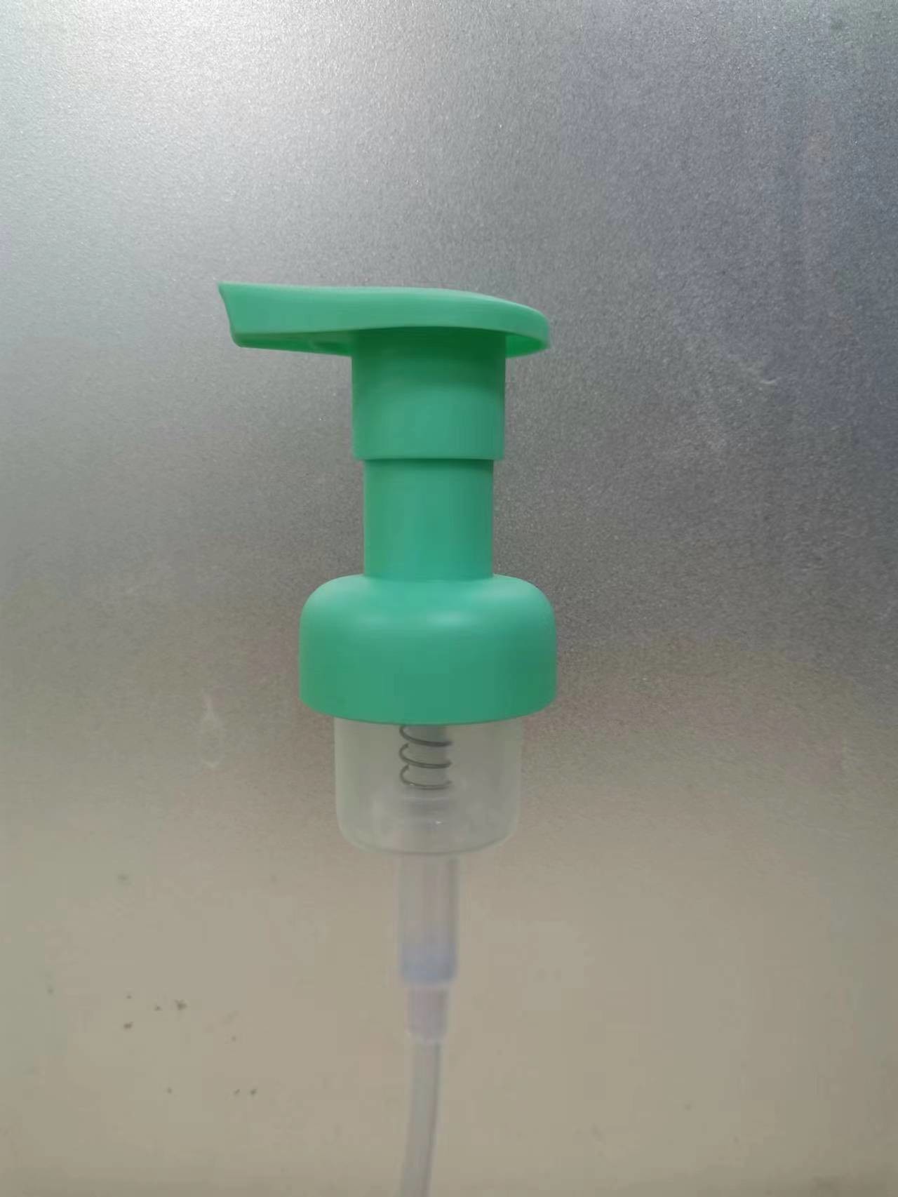 Locking Mechanism Cosmetic Bottle with Clear Overcap and Foam Pump