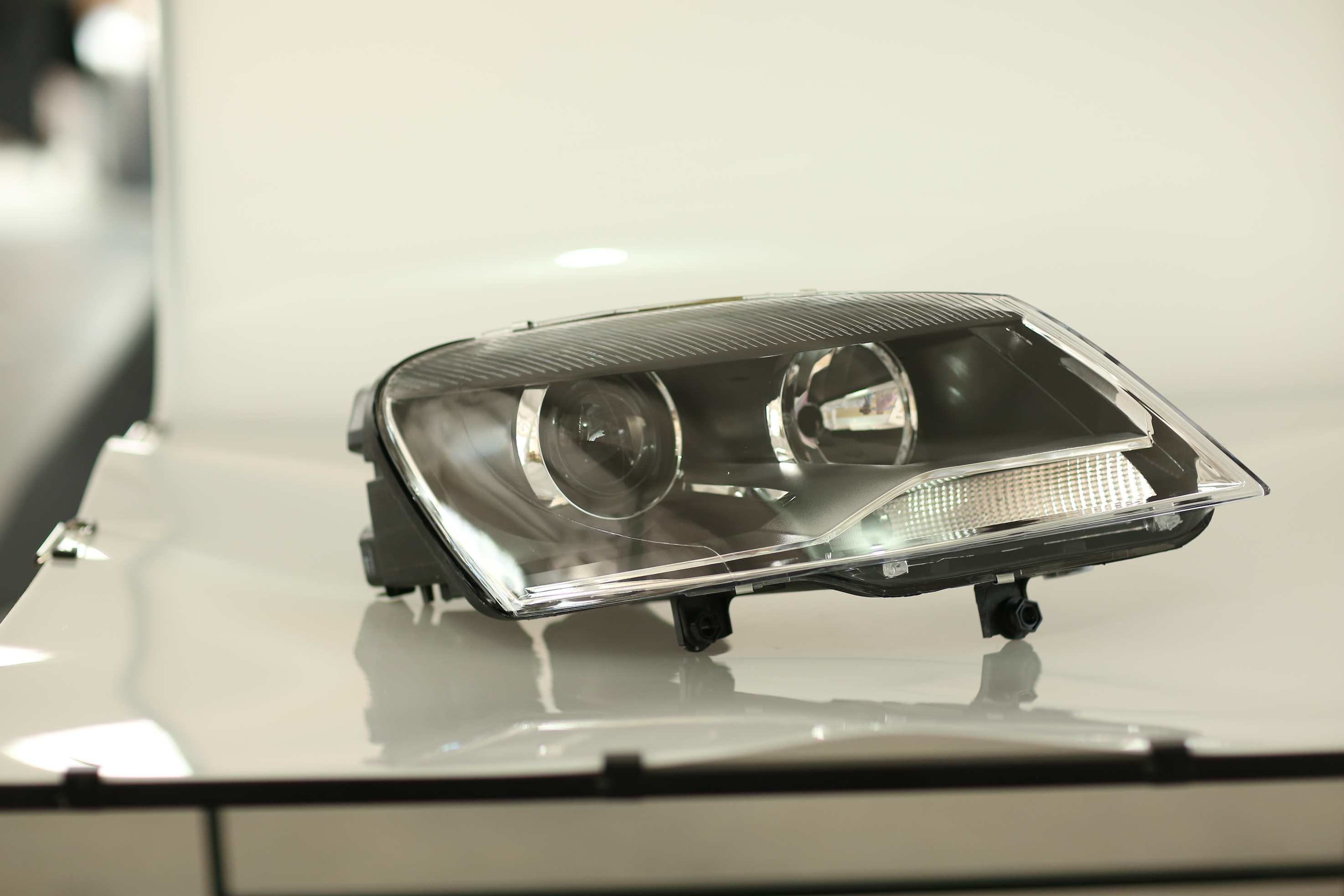 2005 2007 2008 2006 Volkswagen Passat Headlight Assembly 3BD 945 017 B