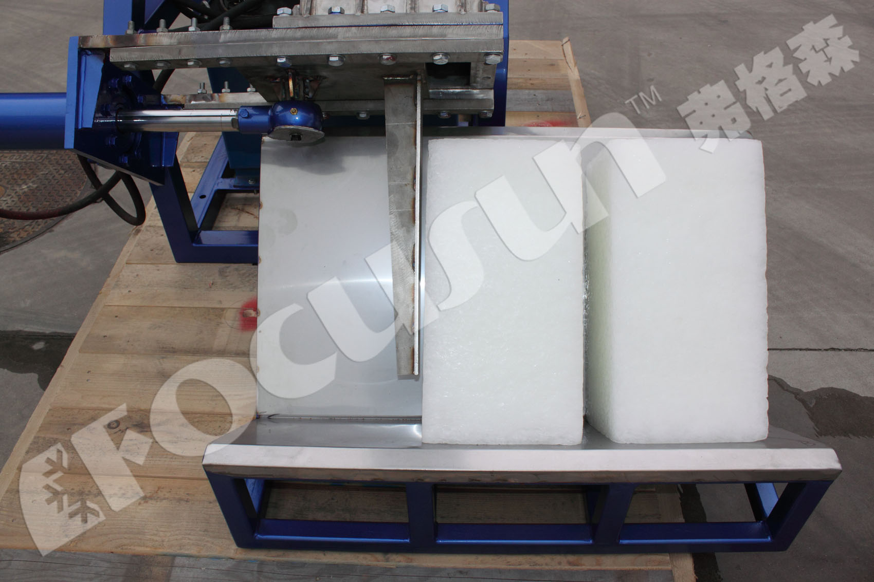 Different Specifications of Block Ice Produced by Stainless Steel 304 Ice Compactor