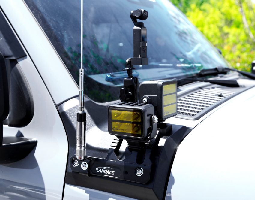 Customizable Black Silver A-Pillar Light Mounting Brackets for Great Wall 300 Tank Car