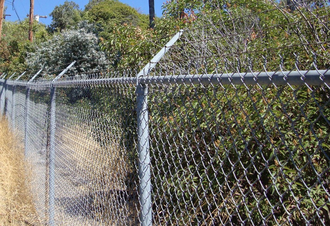 ASTM A 392 heavily galvanized chain link fence with 6ga wire