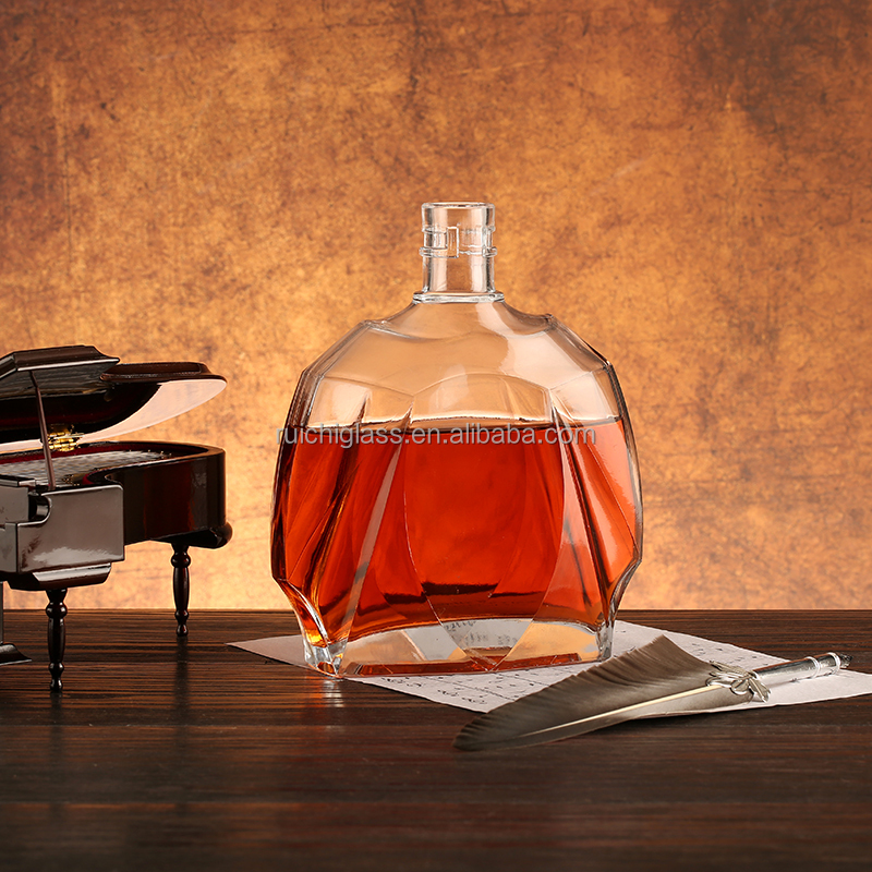 Aluminum Plastic PP Collar Super Flint Glass 750ml Bottles for Whisky Vodka Brandy