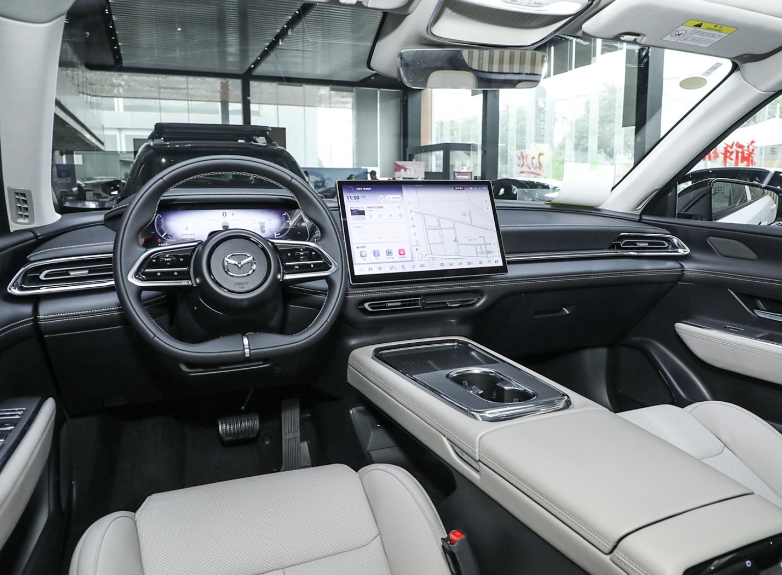 Spacious 5-Seater Electric Vehicle with 1200km Range and 160kW Power