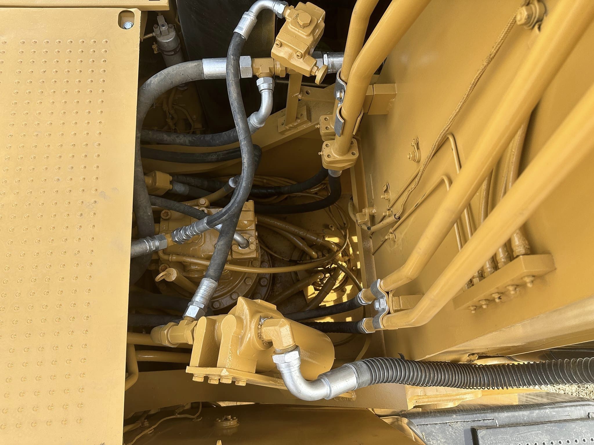 Large 330D2L Used Caterpillar Hydraulic Excavators Heavy Equipment 1.4m3 Bucket Capacity