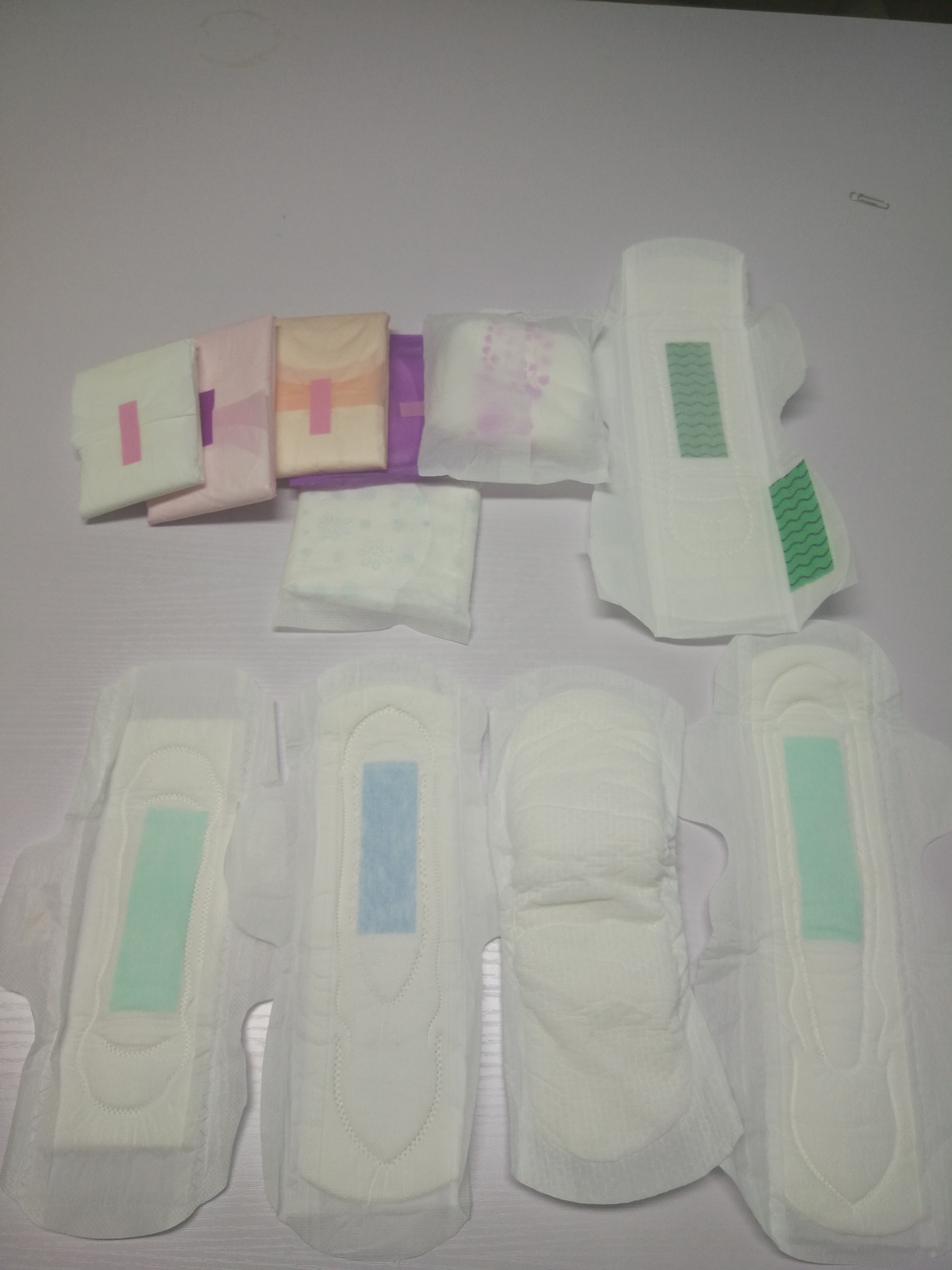 Soft Breathable Sanitary Pads with 270MM Length and Excellent Water Absorption