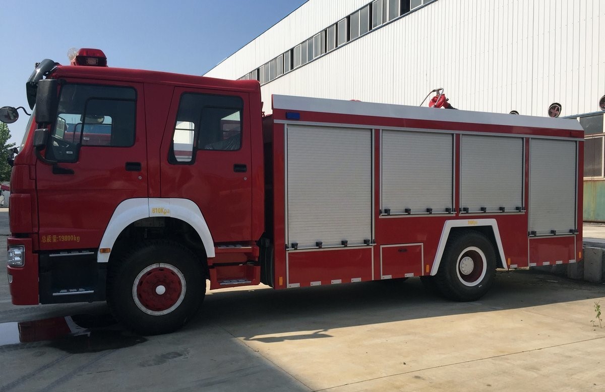 Official Aerial Ladder Fire Truck Equipment 32 M Fire Fighter Vehicle 351 - 450hp