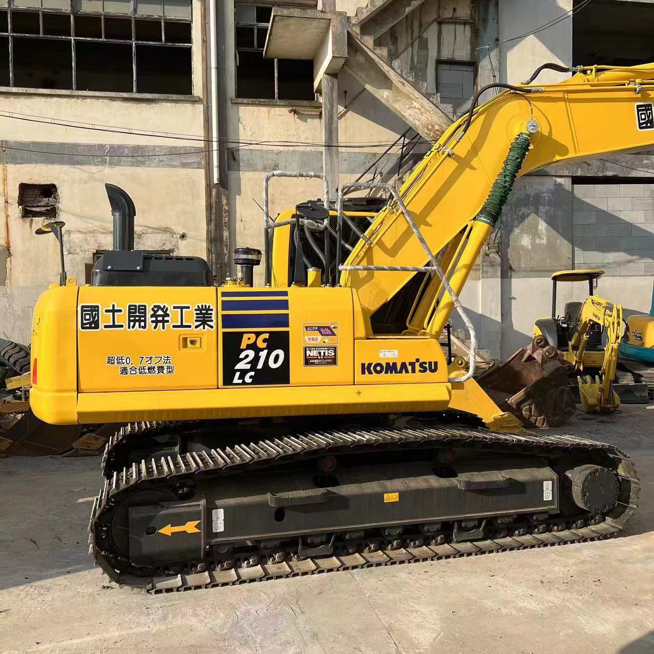Used Komatsu PC210 PC200 PC220 Excavator 20 Ton Hydraulic Digger in Good Condition