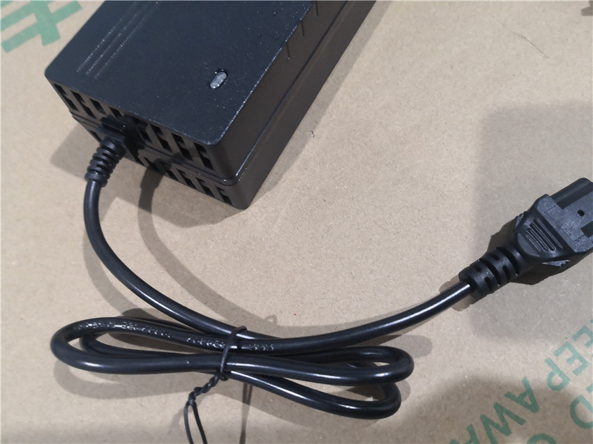 21S 84v 88.2v 2a Lithium Battery Trickle Charger Universal Smart Rechargeable