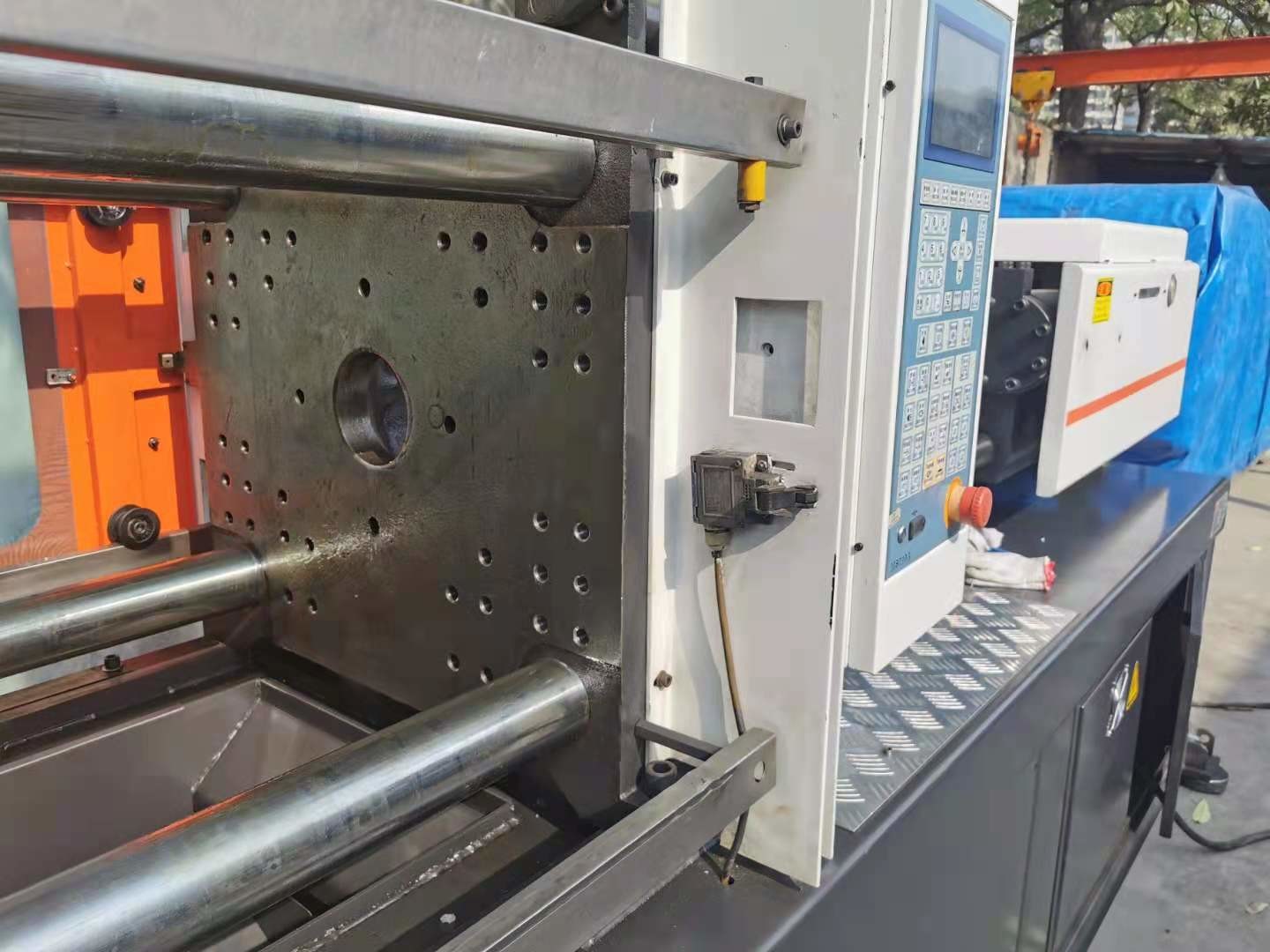 168 Ton Plastic Chen Hsong Injection Molding Machine Used With Variable Pump