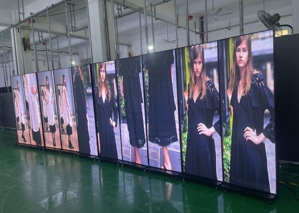 680x2000mm LED Poster Display with 1R1G1B Color Configuration and Aluminum Cabinet