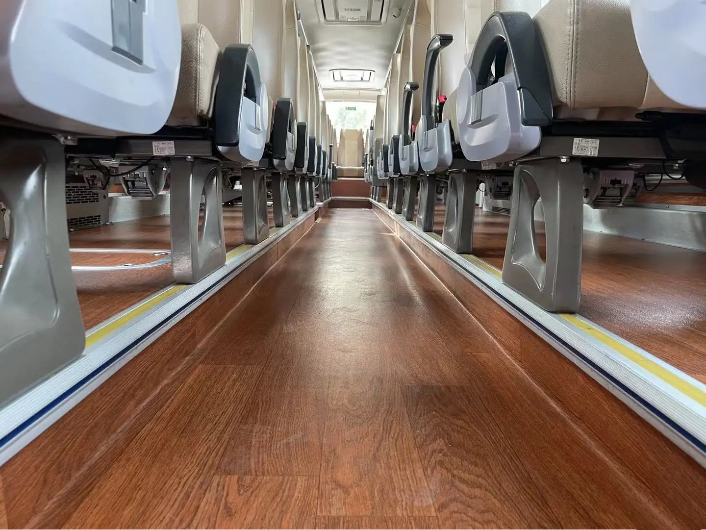 LCK6126 Zhongtong Used Passenger Bus 54 Seater Double Door Air Seat Large Capacity Luxury Bus