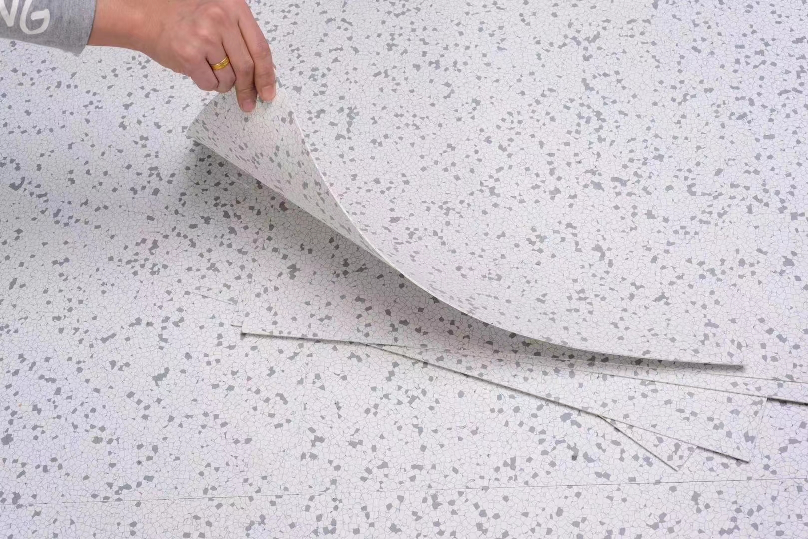 PVC ESD Flooring 600*600*3mm Plastic Conductive Anti Static Flooring