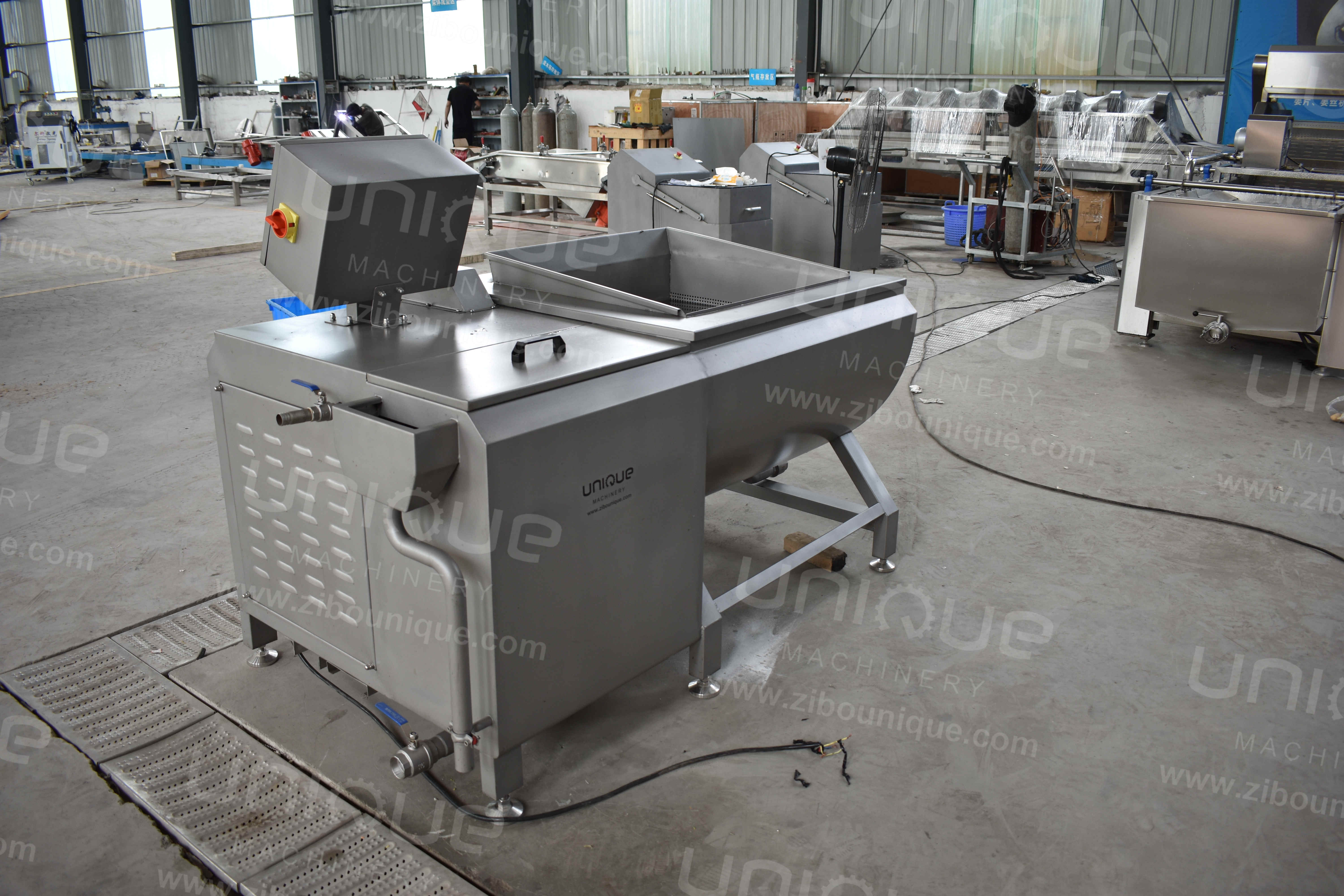 Commercial Kitchen 500 kg/h Sand Blasting Surface Fruit and Vegetable Washing Machine