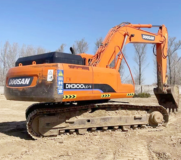 Used Doosan DH300 Excavator with Original Hydraulic Valve and 3811 Working Hours