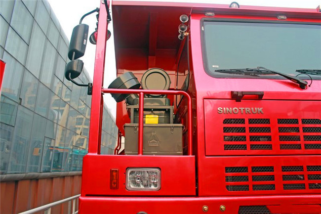 Heavy - Duty Sinotruk Howo Load Dump Truck 6*4 / 30 Tons Tipper Truck