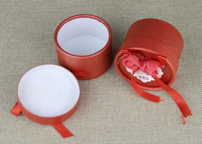 Round Red Ribbon Cardboard Box Packaging Cans Packaging For Wedding Candy Packaging