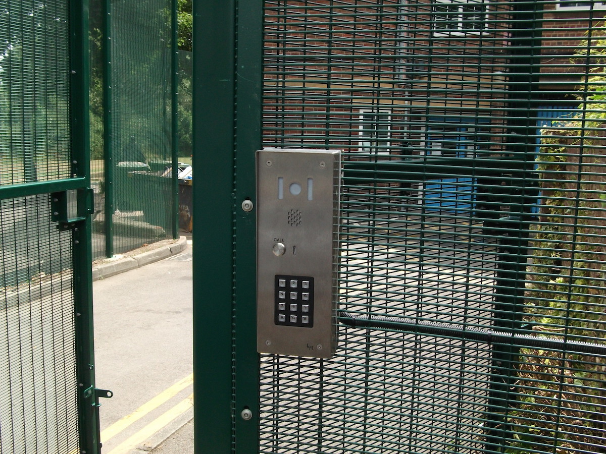 ultra 358 vinyl welded mesh security fencing 4mm 76.2*12.7mm for prisons, airports, laboratories, secure hospitals