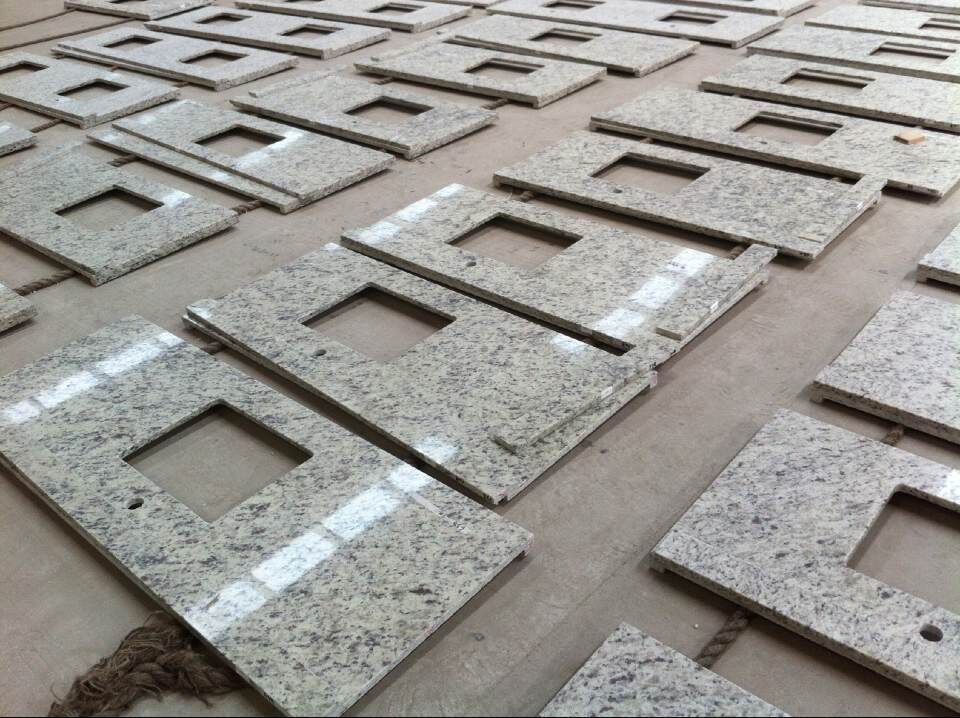 Luxury Kashmir White Granite Countertops Customized Size Corrosion Resistant Design