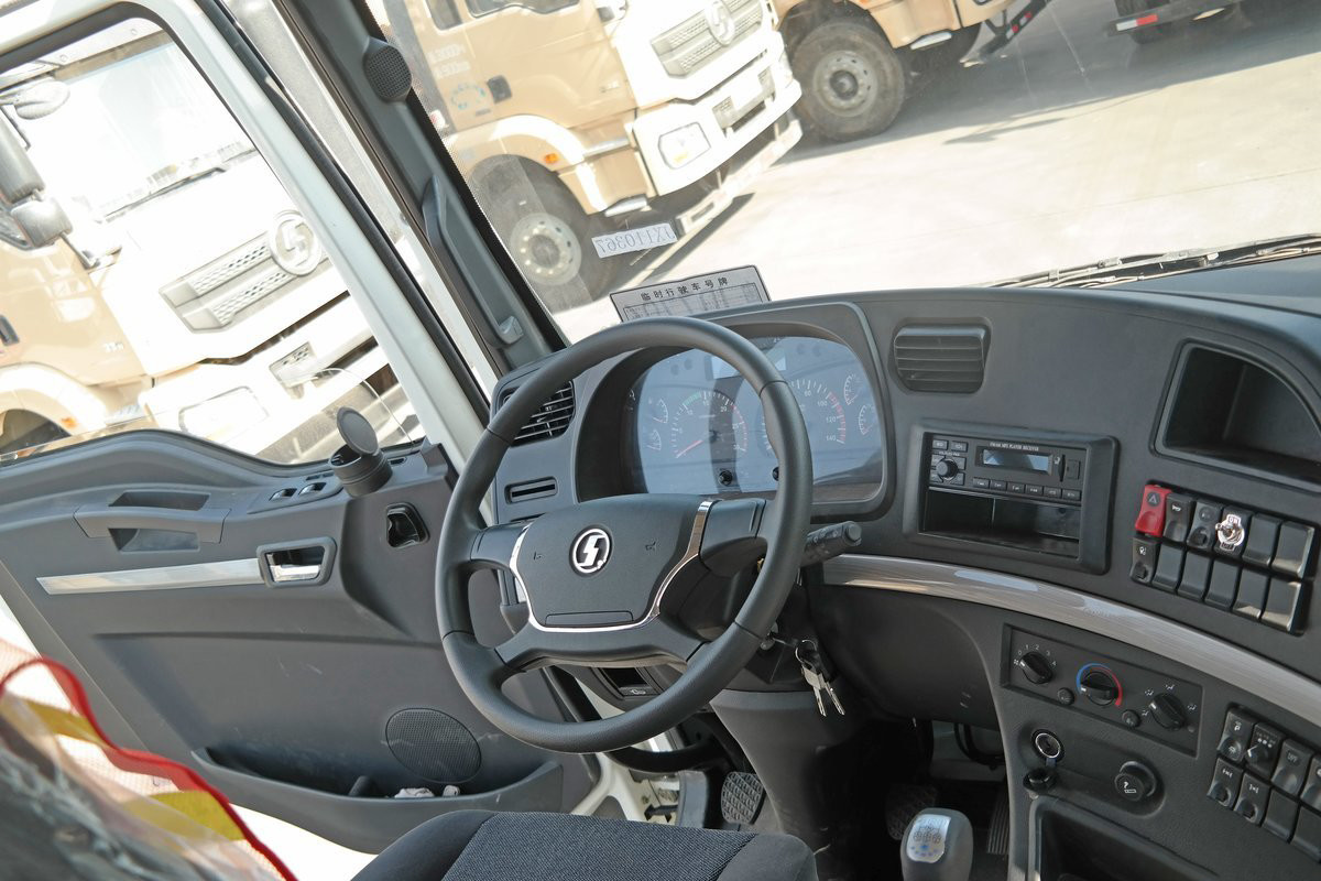 Shaanxi Automobile Heavy Truck Delong New M3000 336HP 8X4 7.49m3 Concrete Mixer Truck