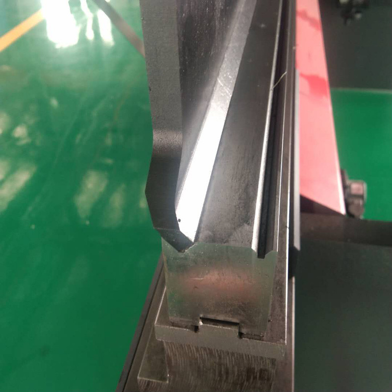 3200MM 160 Ton Hydraulic Press Metal Bender TP10S CNC With Custom Mold