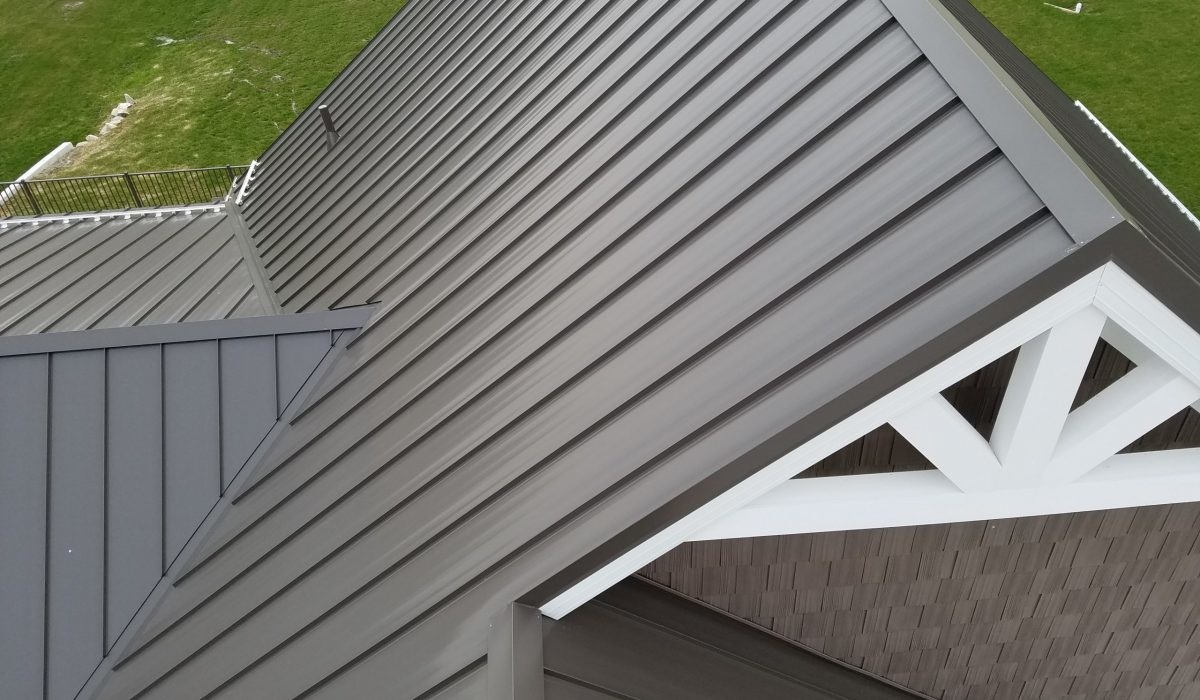 Standing Seam Steel Tiles Painted Steel / Aluminium Corrugated Steel Sheets Panels Commercial Buildings Roof Tiles