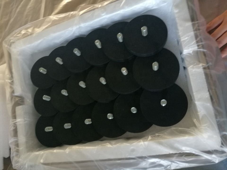 D66mm Rubberized neodymium pot magnets with 20kg force and durable rubber coating