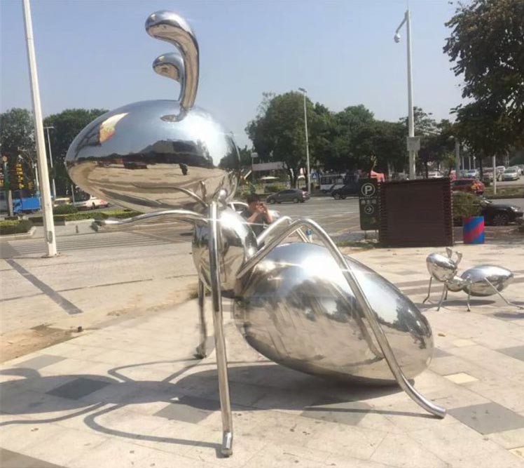 Polished Metal Animal Sculptures Ant Sculpture Stainless Steel For Plaza Decoration