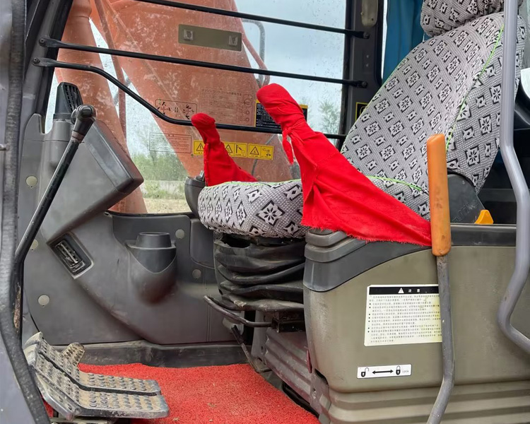 ZX120-6 used Hitachi Excavator With Original Rubber Track Hydraulic Valve