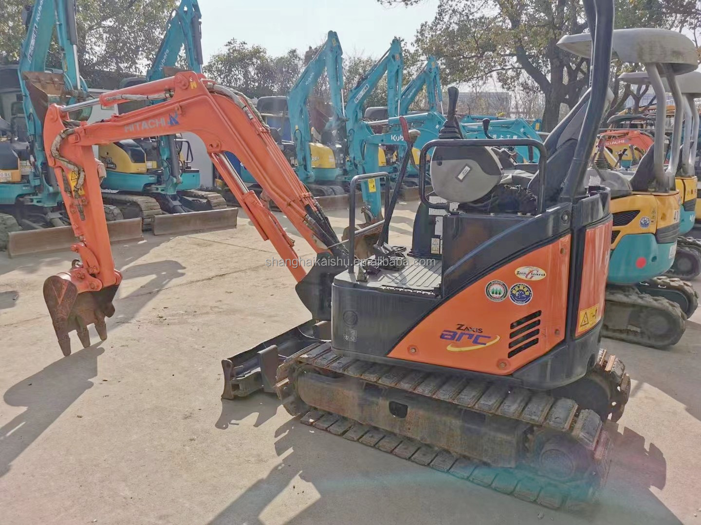 3600mm Long Hitachi ZX17 Used Excavator Chassis Retractable Imported Mini Excavator