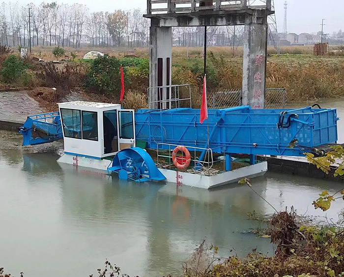 70kw Power Aquatic Weed Harvester To Collect Water Plants On Water