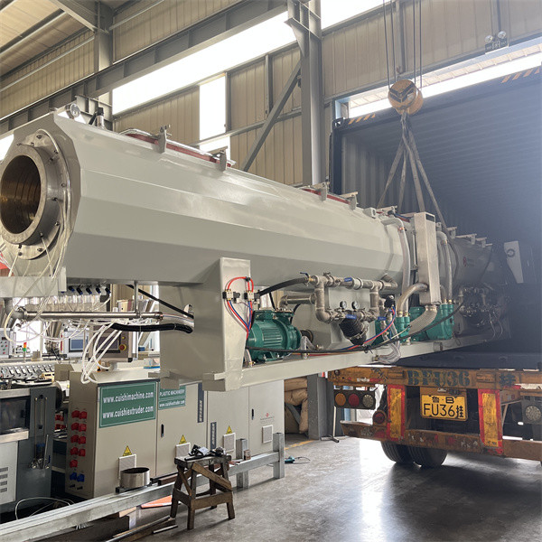 Vacuum Cooling Water Tank Pipe Extrusion Machine 75KW-185kw Plastic Tube Making Machine