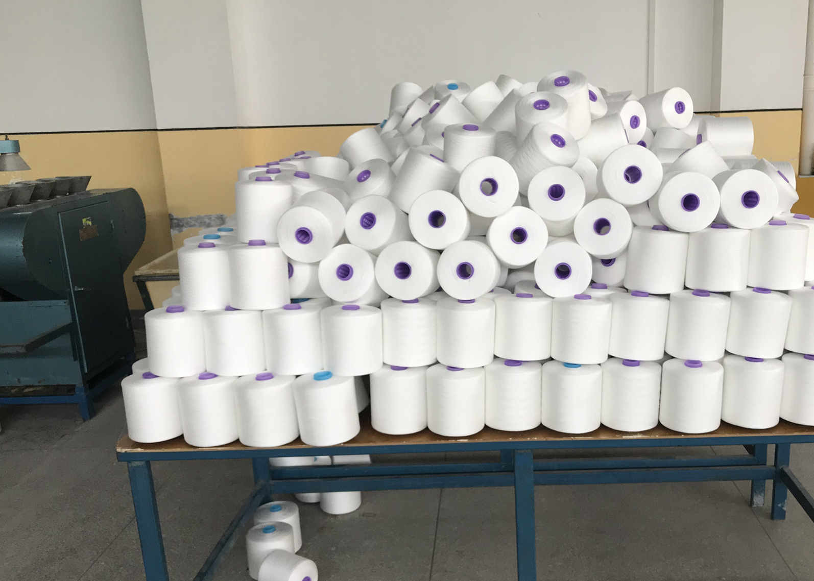 60/3 Polyester Ring Spun Polyester Multi Colored Threads For Sewing