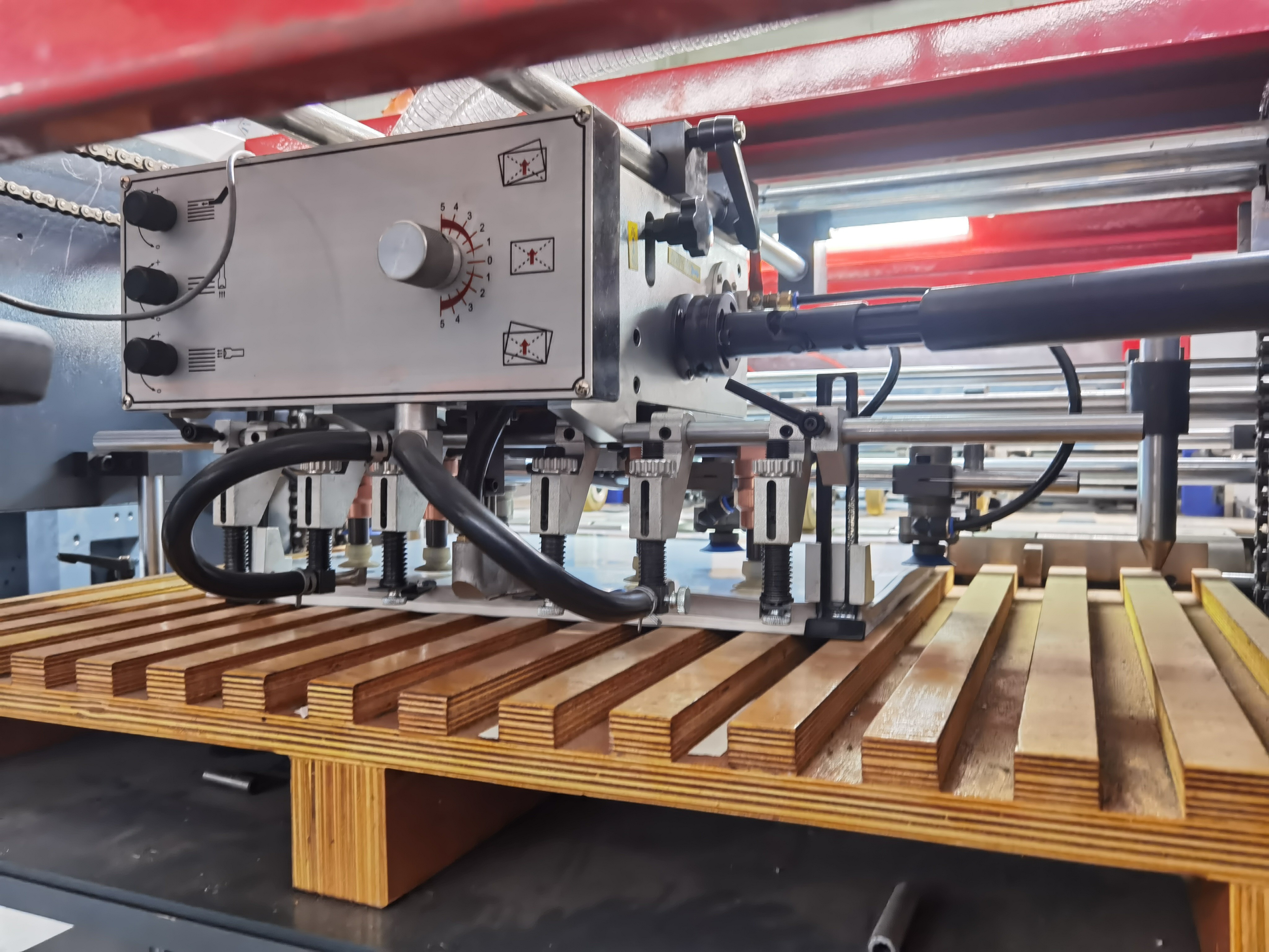 Automatic Die Cutting Stripping Machine Max.Paper Size 880×610mm Max.Die Cutting Speed 10000s/H