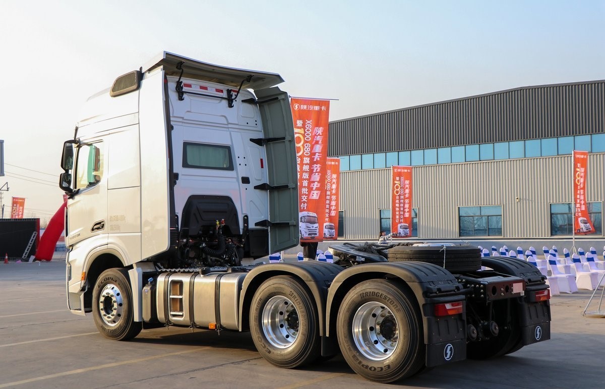 Truck 700hp Gas Heavy Truck Debut SHACMAN X6000
