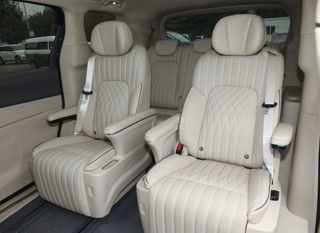 High Speed 2024 Voyah Dreamer Hybrid 5-Doors 7 Seats Luxury EV MPV Electric Car