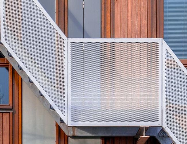 ISO 9001 Standards Galvanized Perforated Metal Mesh Sheet For Decoration