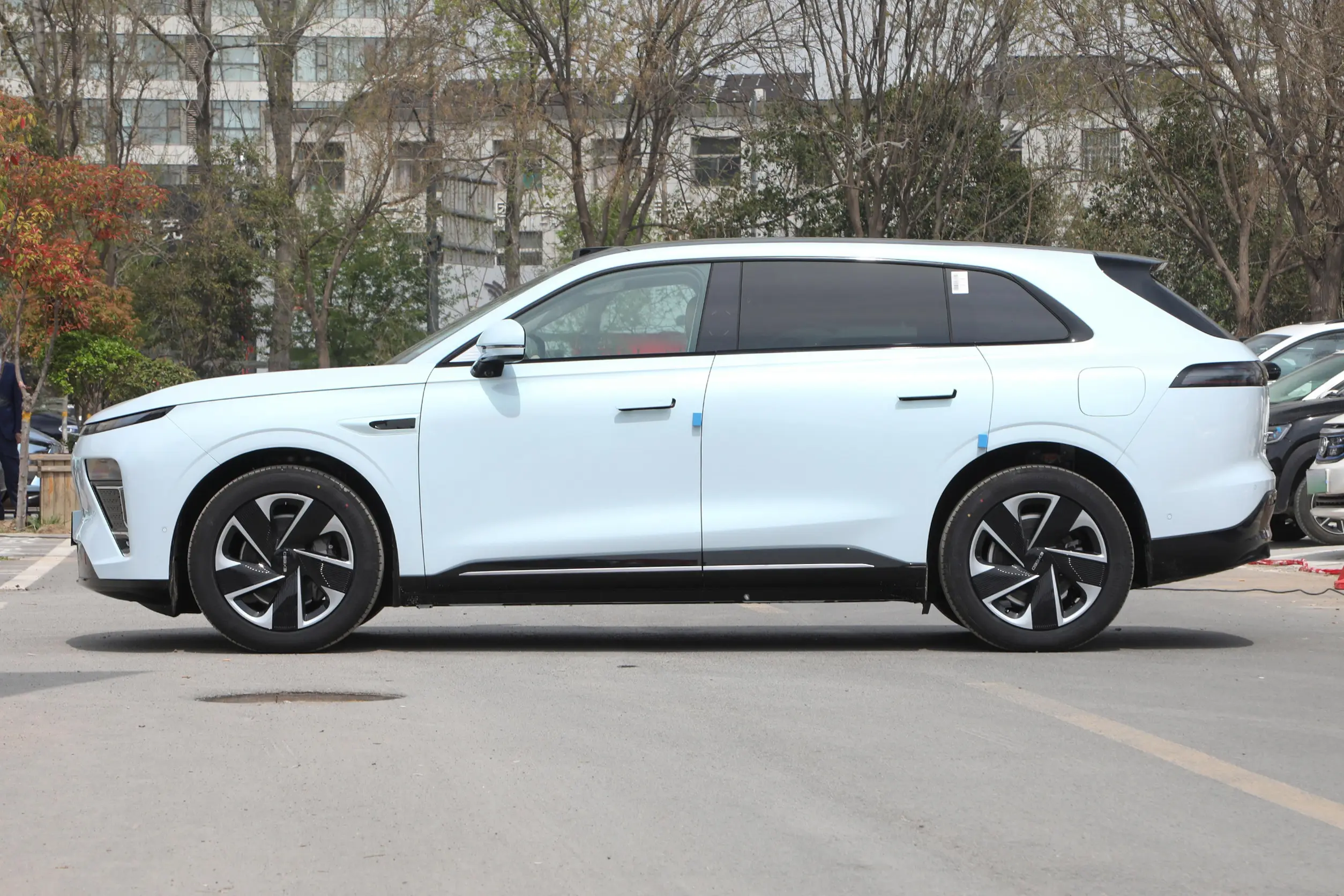s 2024 Exeed STERRA Hybrid SUV 265hp 2000km EV Range RWD 3000mm Wheelbase The Perfect Combination of Power and Efficiency