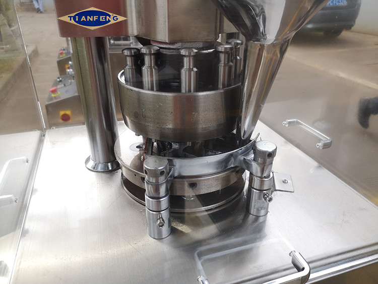 Automatic Rotary Tablet Press Machine 320kg 600*540*1200mm For Mass Production