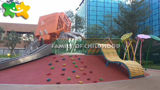 Hermit Crab Outdoor Play Structures Fiberglass Material UV Resistance For Public Places