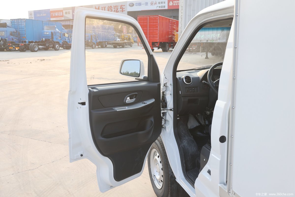 EEC Electric Cars With EEC Approval For Delivery 2023 COC l7e 4730*1670*1960mm Seats 2