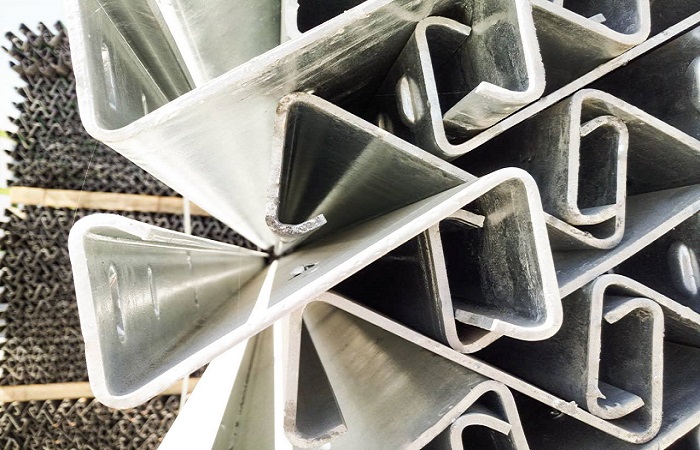 Roadway Safety Steel Corrugated Beam Highway Guardrail Z Post ISO9001 2000 Certified