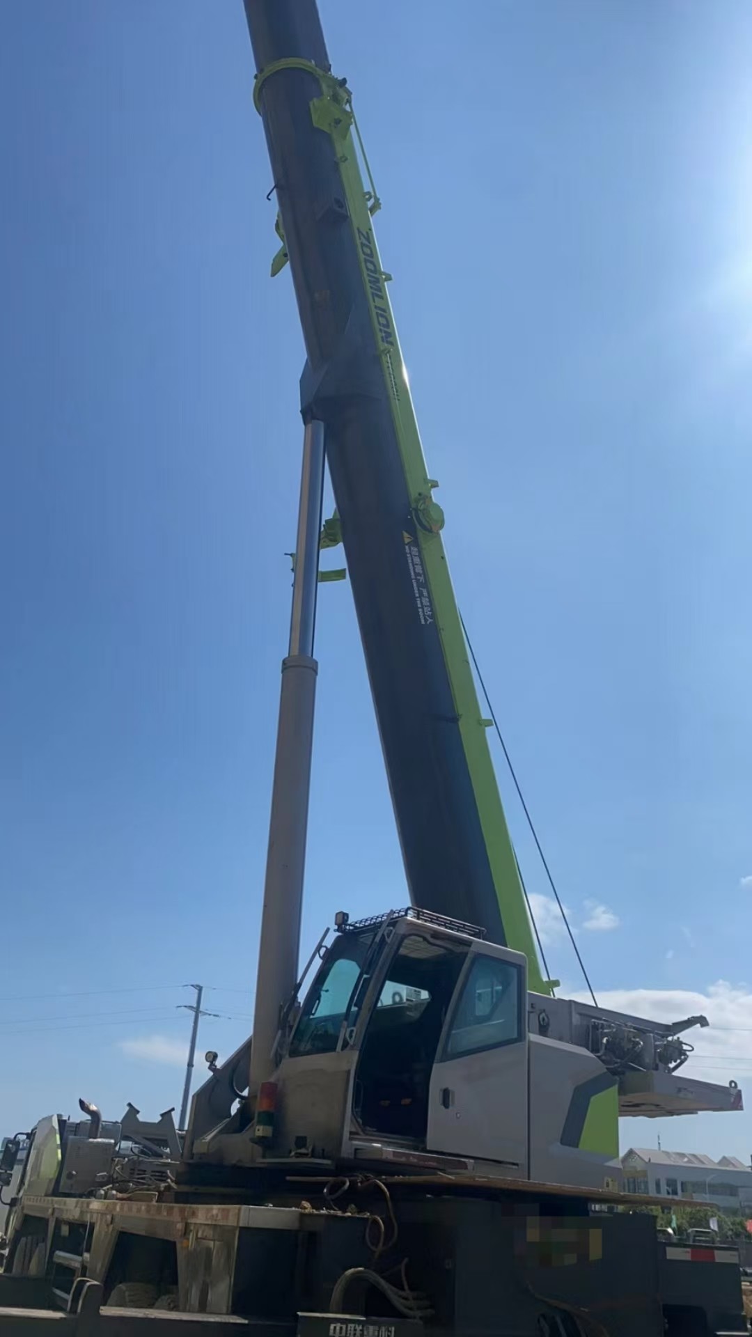 Edit Sold 200 Tons of Used Mobile Truck Cranes Zoomlion with WEICHAI Engine and 7 Ton Crane Jib