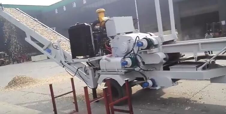 Mobile wood chipper diesel model HYHM1300 capacity 10 to 15 ton per hour
