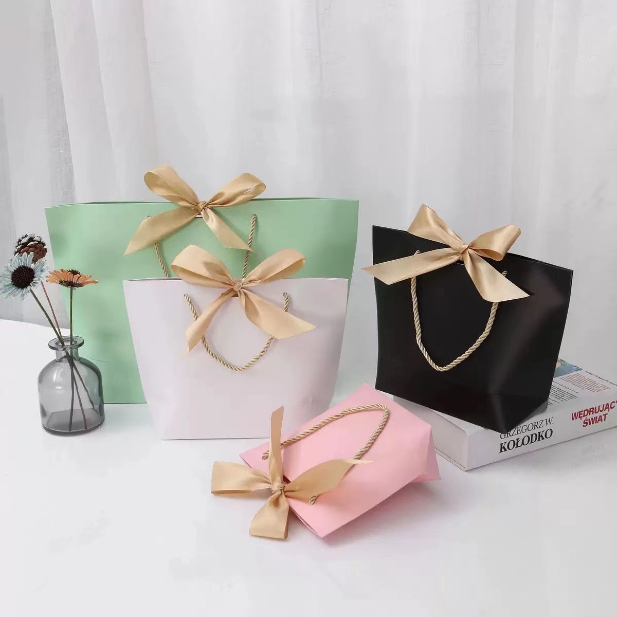 Stamping Logo Light Green Cosmetic Shopping Bag Bow Tie Ribbon White Gift Bag