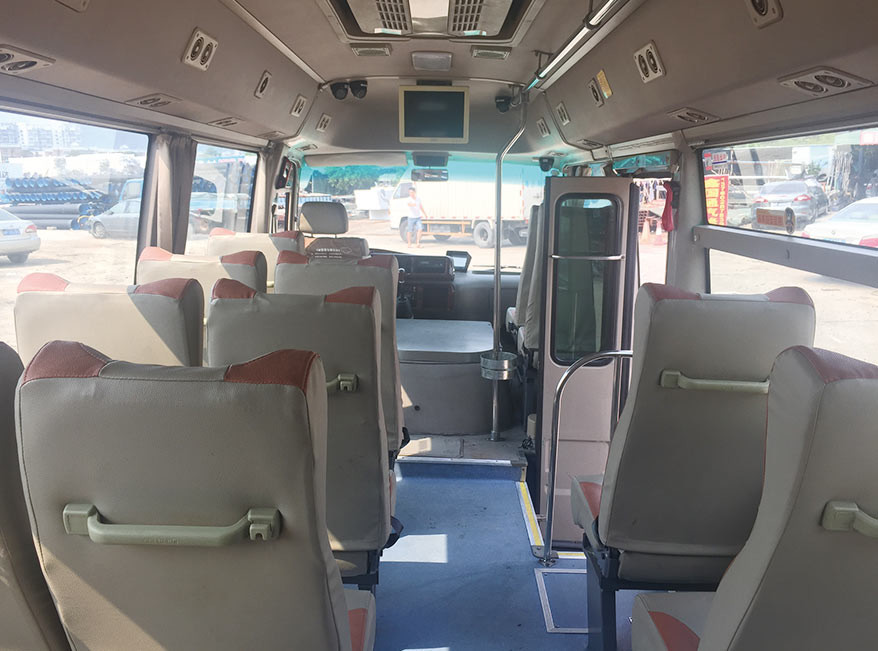 Kinglong Commuter Used Passenger Bus Second Hand Transportation 90kw 22 Seats