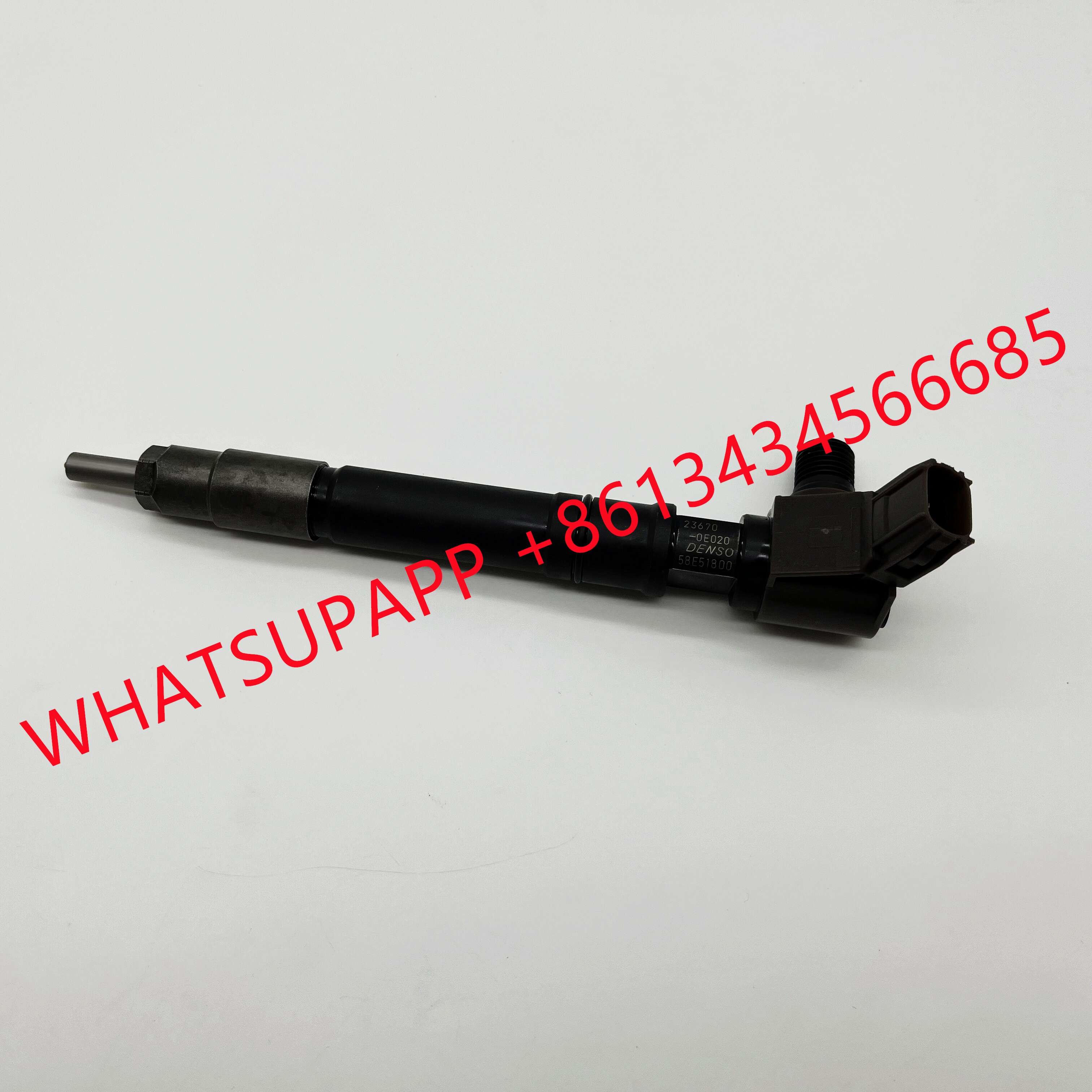 Common Rail Diesel Injector For Toyota Hilux 23670-0E020 23670-0E0201 GD 2GD