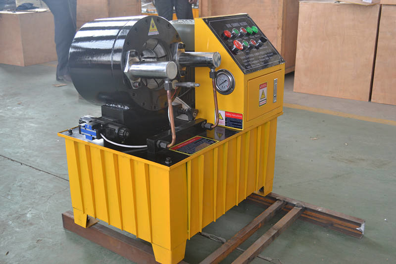 Size Is 730*480*740mm Versatile DX68 Hose Crimping Machine With 10 Sets Of Dies Achieve Perfect Fit CE Certification