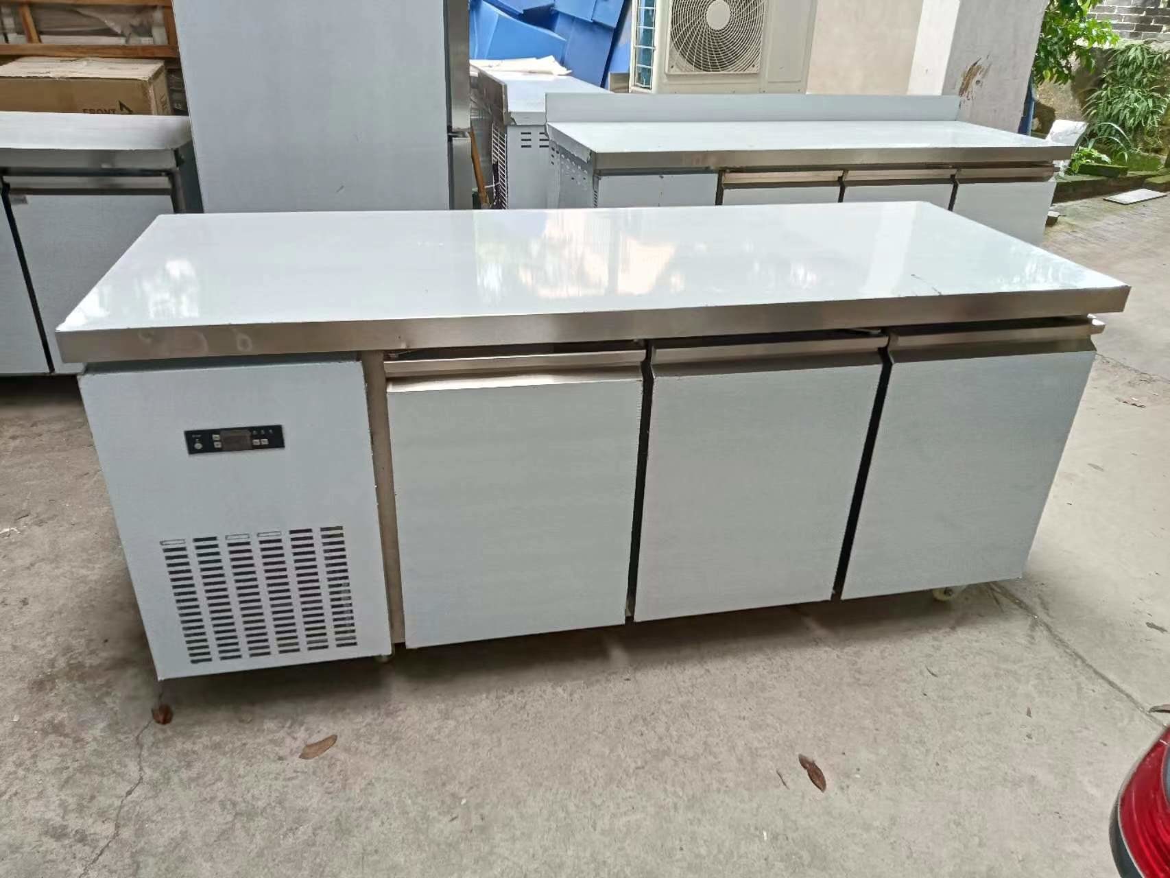 3-Door Under Counter Chiller Stainless Steel Worktable Kitchen Equipment