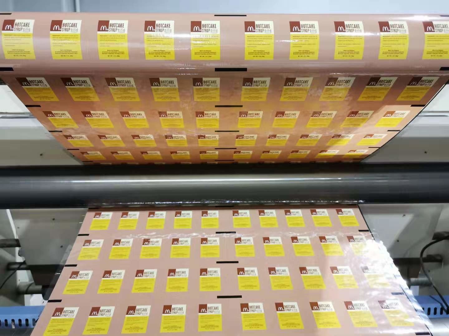 80mic PE Heat Seal Aluminum Foil Roll Film 0.08mm Thickness sauce packing