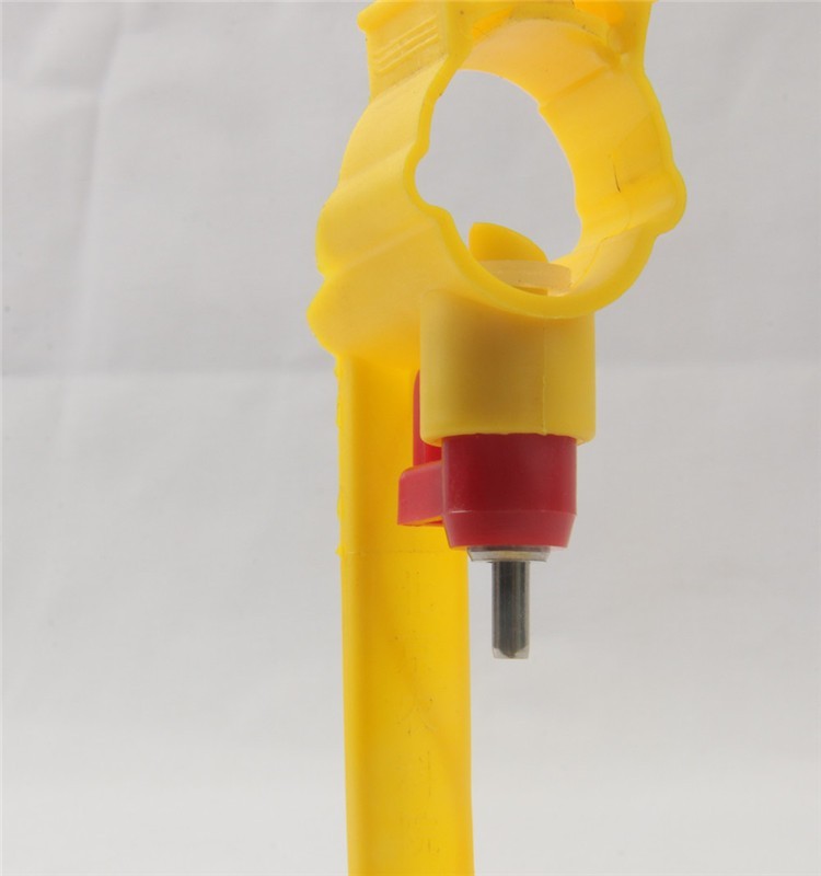 Automatic poultry nipple drinking system for livestock QL204